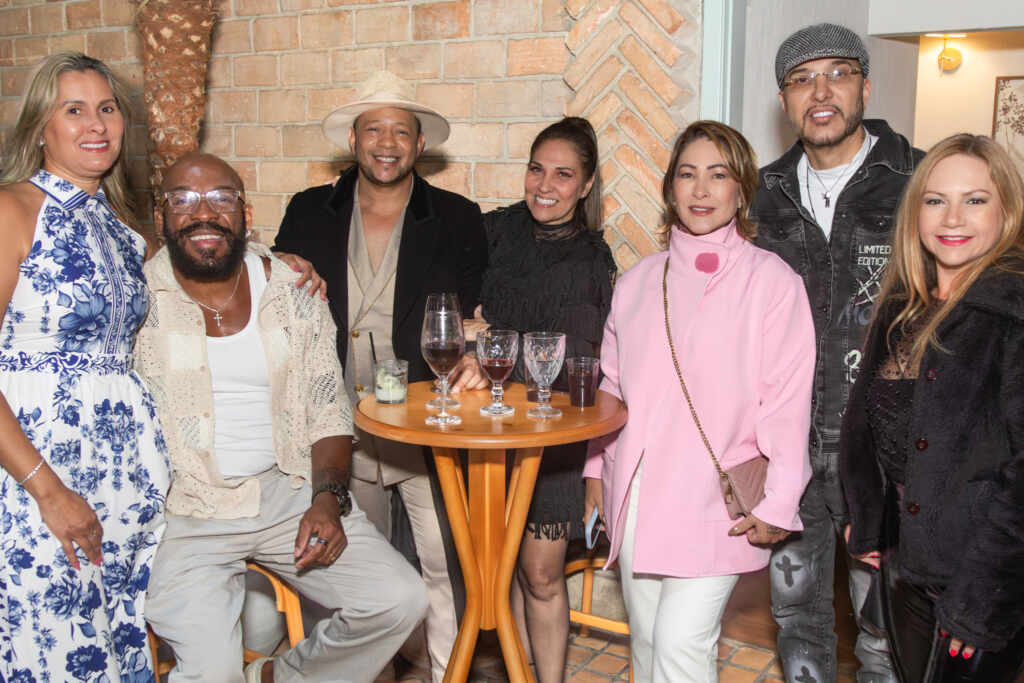 Almirzinho, Vagninho e Mara Peixoto, Cláudia Baronesa e Rogerio, Claudia Carmo - Foto Geovani Moreira