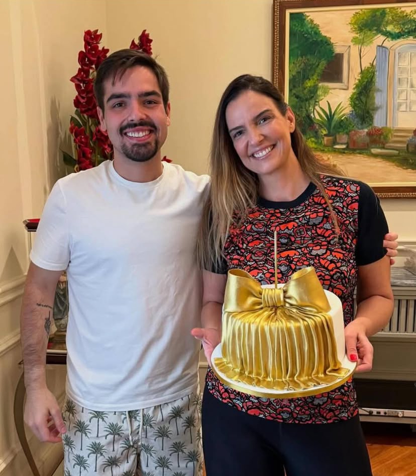 João Silva e sua mãe Luciana Cardoso - Foto Reprodução Instagram
