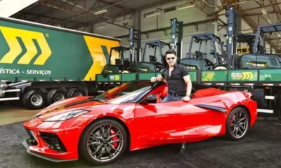Zezé Di Camargo com novo Corvette Reprodução/Instagram/@zezedicamargo