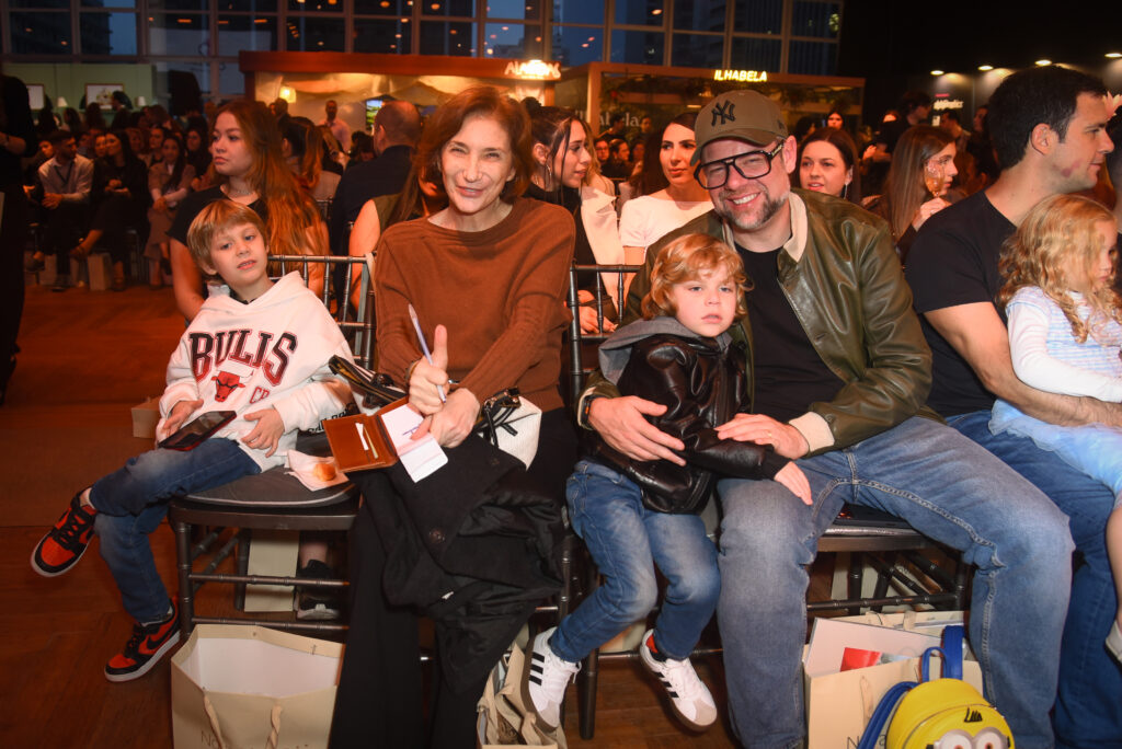 Zizi Possi, Cris Gomes e Filhos - Foto Divulgação
