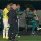 Davide Ancelotti trabalha com o pai desde 2012 e integra a comissão técnica da Seleção Brasileira. (Reprodução:@davideancelotticoach | CazéTV)