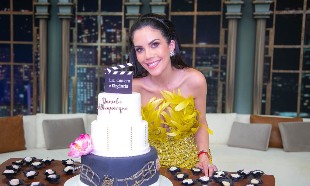 Daniela Albuquerque (homenagem aniversário) - Foto Divulgação RedeTV