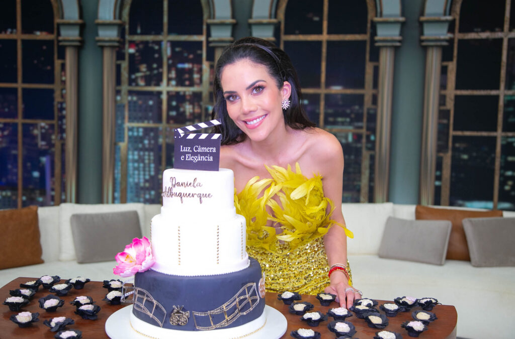 Daniela Albuquerque (homenagem aniversário) - Foto Divulgação RedeTV