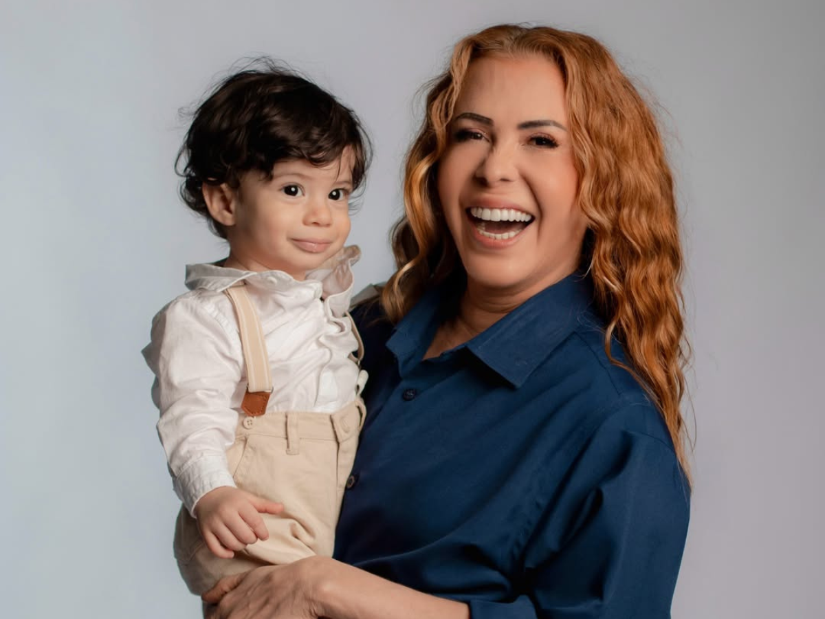 Joelma com o neto, Oliver. (Reprodução:@joelmaareal )
